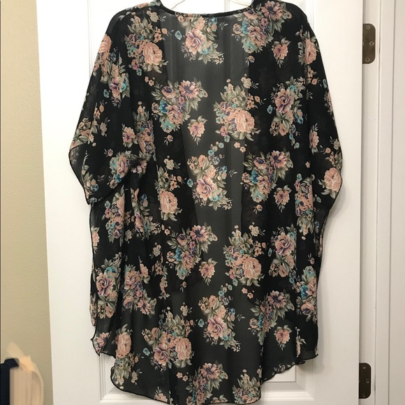🔅Floral Kimono🔅 - Picture 4 of 6